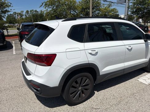 Certified 2022 Volkswagen Taos S FWD image 17