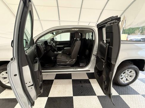 Used 2022 Chevrolet Colorado LT w/ Fleet Safety Package image 16