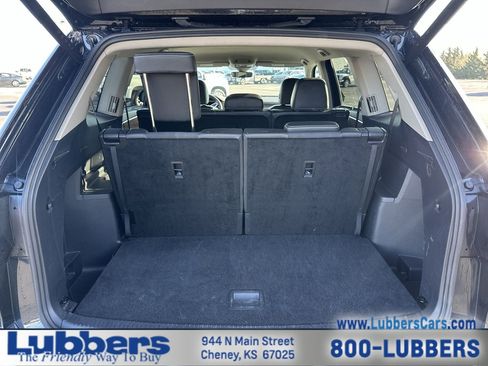 Used 2025 Volkswagen Atlas SE image 22
