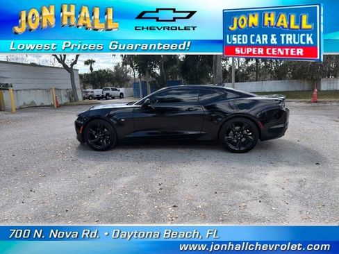 Used 2020 Chevrolet Camaro LT w/ RS Package image 5