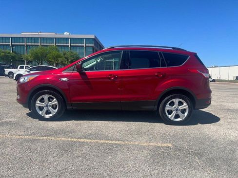 Used 2015 Ford Escape SE w/ Equipment Group 201A image 2