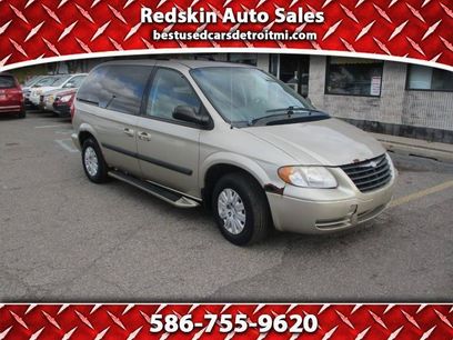 Used 2005 Chrysler Town & Country w/ Popular Equipment Group I