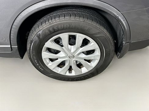 Used 2017 Nissan Rogue S FWD image 11