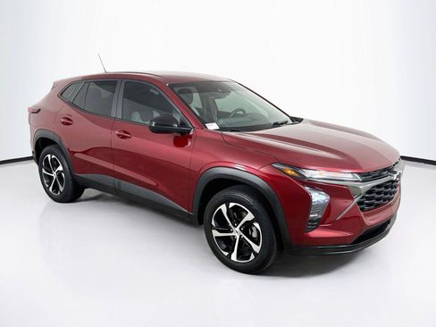 Used 2025 Chevrolet Trax RS w/ Driver Confidence Package FWD image 6