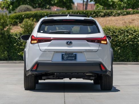 New 2026 Lexus UX 300h FWD image 10