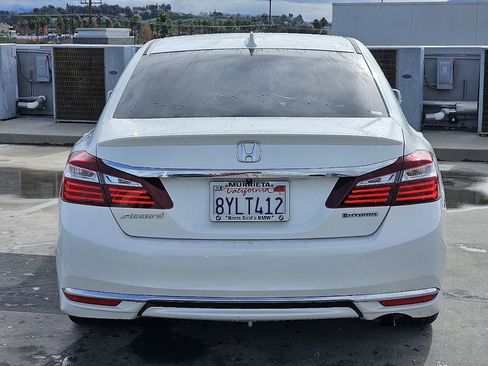 Used 2017 Honda Accord Hybrid Sedan image 15