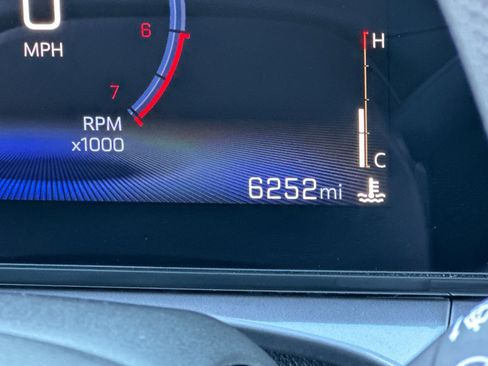 Used 2024 Chevrolet Trax LT image 3