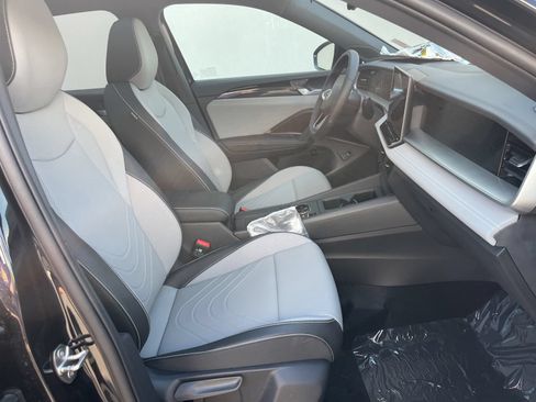 New 2026 Volkswagen Tiguan SE R-Line FWD image 29