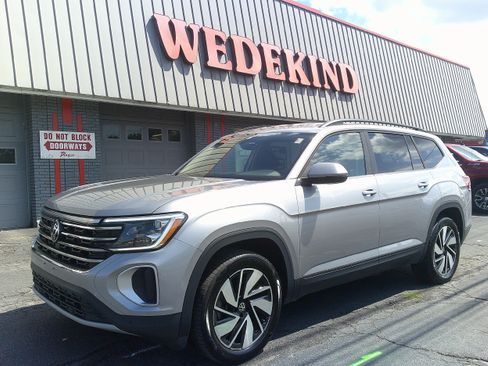 Used 2025 Volkswagen Atlas SE AWD/4WD image 1