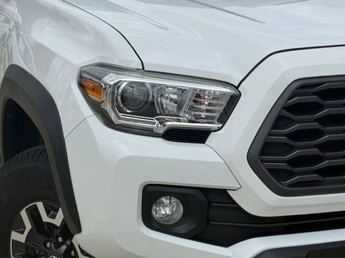 Used 2020 Toyota Tacoma TRD Off-Road AWD/4WD image 3