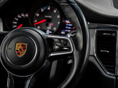 Used 2017 Porsche Macan S image 24