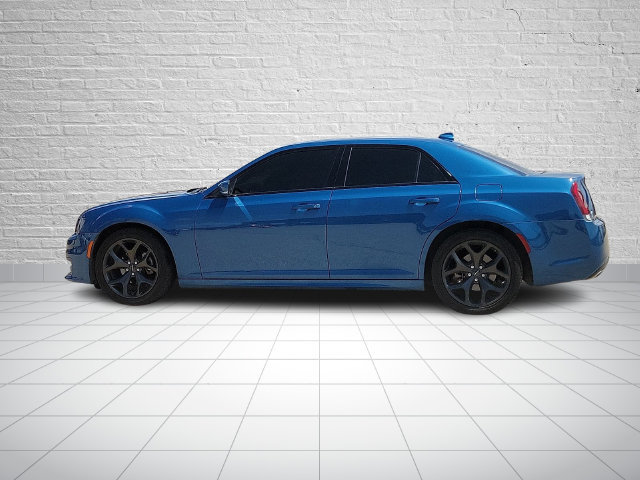 Used 2023 Chrysler 300 Touring L w/ Comfort Group RWD image 2