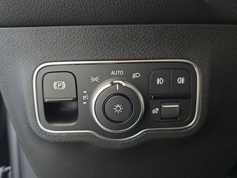New 2026 Mercedes-Benz GLB 250 image 27