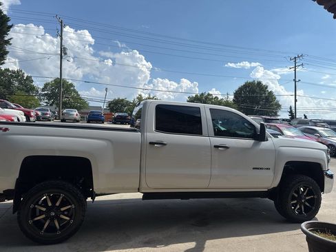 Used 2015 Chevrolet Silverado 2500 LT w/ LT Convenience Package AWD/4WD image 5