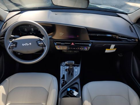 New 2025 Kia Niro EX image 15