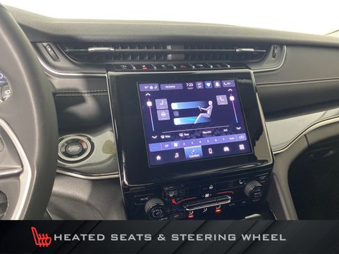 Used 2023 Jeep Grand Cherokee Laredo w/ Luxury Tech Group I image 5