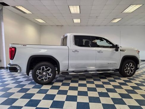 New 2026 GMC Sierra 1500 SLT w/ SLT Premium Package image 9