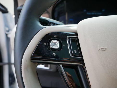 Used 2025 Lincoln Corsair Reserve FWD image 17