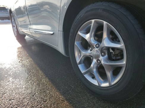 Used 2019 Chrysler Pacifica Limited image 44