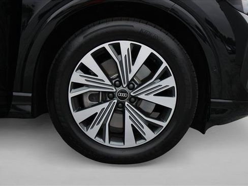 Used 2023 Audi Q4 e-tron Premium Plus w/ Premium Plus RWD image 5