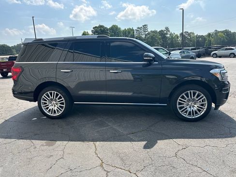 Used 2024 Ford Expedition Limited AWD/4WD image 5