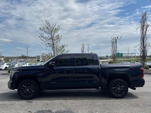 Used 2024 Toyota Tundra Platinum AWD/4WD image 17