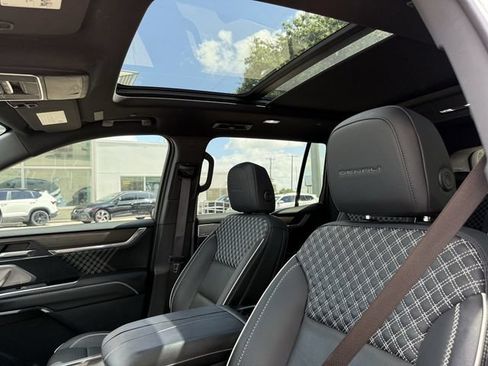 Used 2024 GMC Acadia Denali w/ Super Cruise Package FWD image 22
