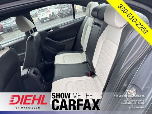 Used 2016 Volkswagen Jetta Sport image 12