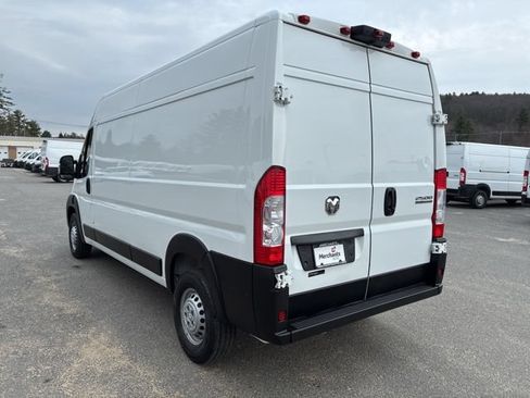 Used 2025 RAM ProMaster 2500 w/ Convenience Group FWD image 5