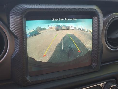 Used 2022 Jeep Wrangler Unlimited Willys image 16