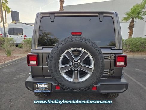 Used 2019 Jeep Wrangler Unlimited Sahara AWD/4WD image 5