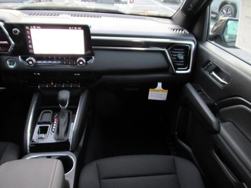 New 2026 GMC Canyon Elevation w/ Convenience Package image 13