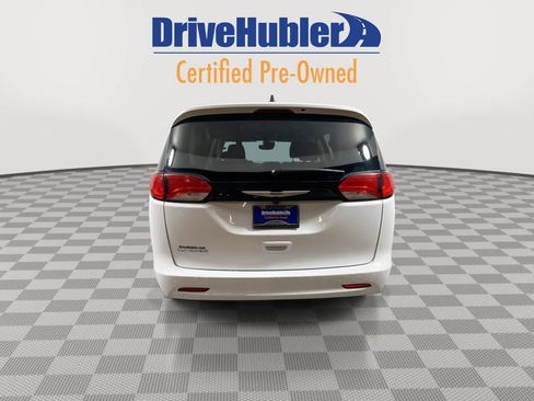 Used 2024 Chrysler Voyager LX image 7