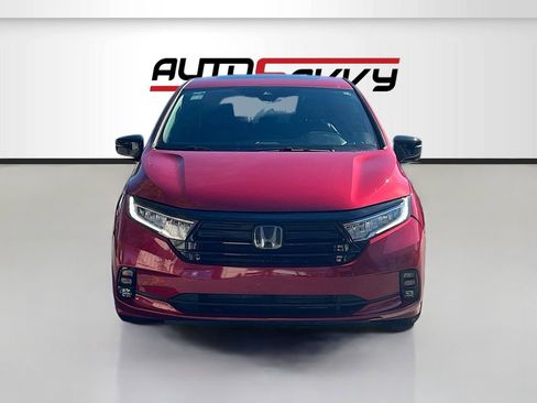 Used 2024 Honda Odyssey Sport image 2