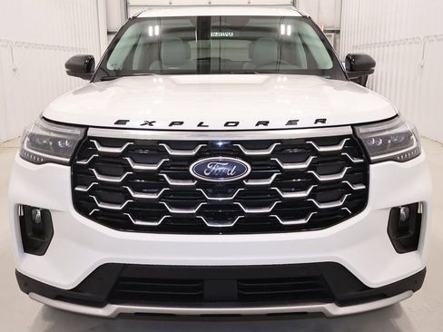 Certified 2025 Ford Explorer Platinum w/ Ultimate Package image 5
