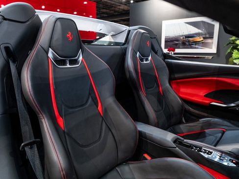 Used 2023 Ferrari 296 GTS image 34