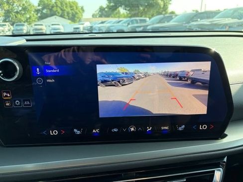 Certified 2025 Chevrolet Traverse LT AWD/4WD image 24