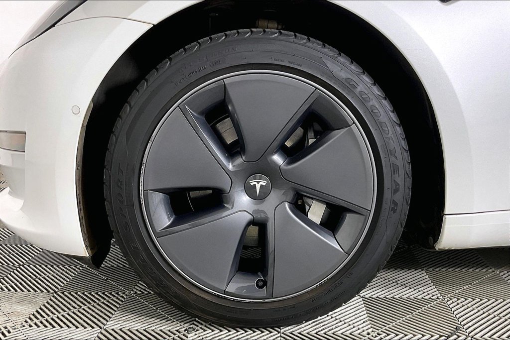 Used 2022 Tesla Model 3 Long Range AWD/4WD image 8