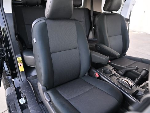 Used 2011 Toyota FJ Cruiser 4WD w/ Convenience Pkg image 18