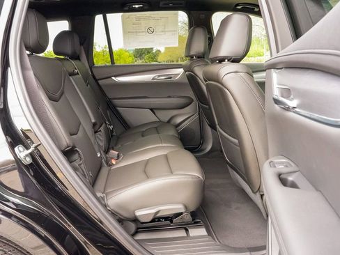 Certified 2025 Cadillac XT6 Luxury image 14