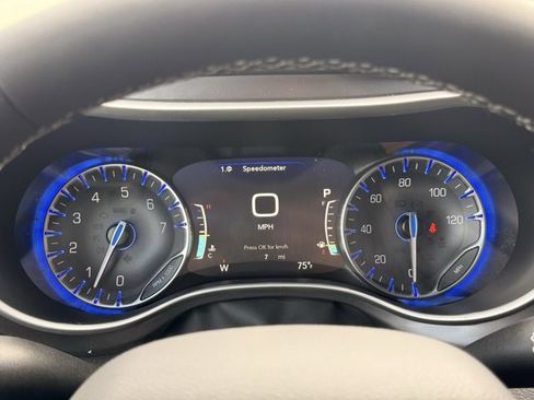 New 2026 Chrysler Pacifica Select image 22