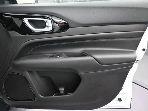 New 2026 Jeep Compass Latitude AWD/4WD image 21