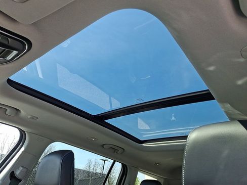 Used 2022 Jeep Grand Cherokee L Limited image 17