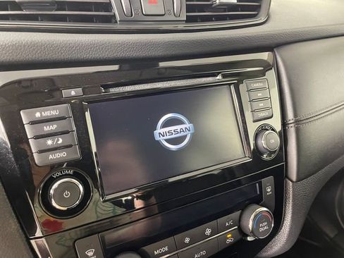 Used 2018 Nissan Rogue SL AWD/4WD image 7