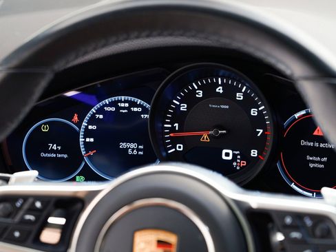 Used 2023 Porsche Cayenne Platinum Edition image 20