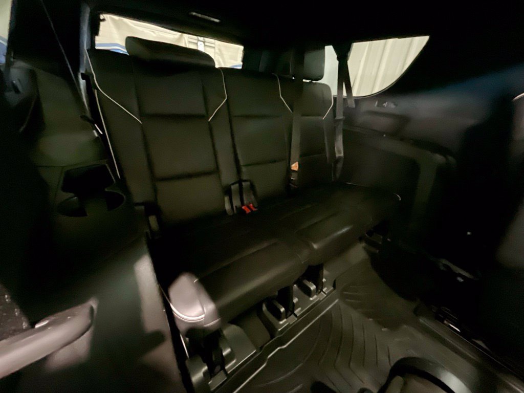 Used 2021 Cadillac Escalade ESV Premium Luxury AWD/4WD image 18