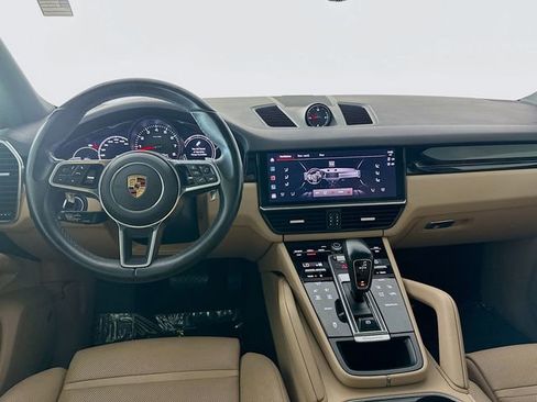 Used 2022 Porsche Cayenne AWD/4WD image 23