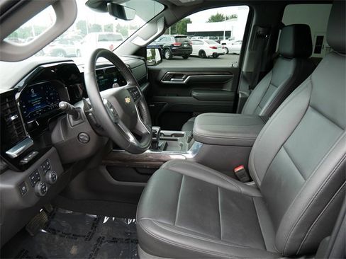 Used 2023 Chevrolet Silverado 1500 LTZ w/ LTZ Premium Package image 10