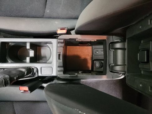 Used 2016 Subaru Crosstrek 2.0i AWD/4WD image 28
