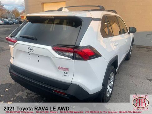 Used 2021 Toyota RAV4 LE AWD/4WD image 3